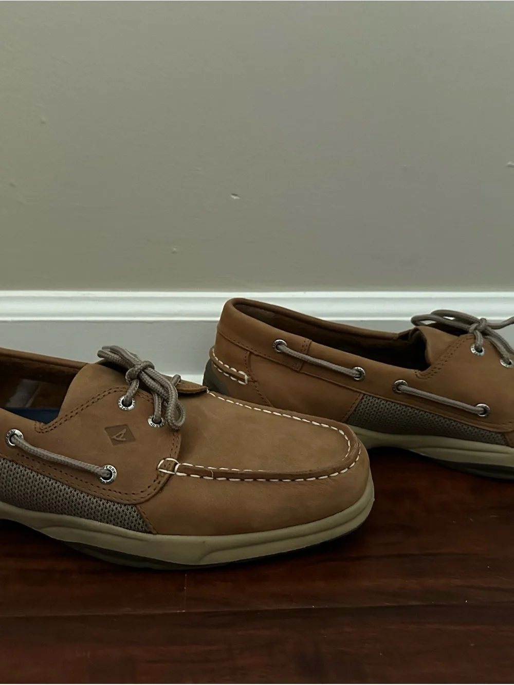 Sperry Men's Tan Boat Shoes with Contrast Stitching